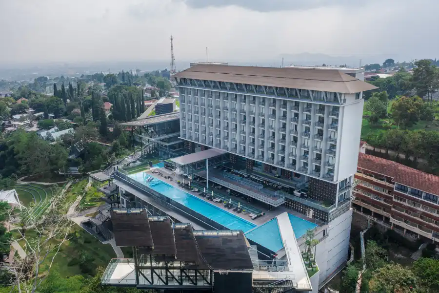 hotel di lembang bandung dengan pemandangan bagus